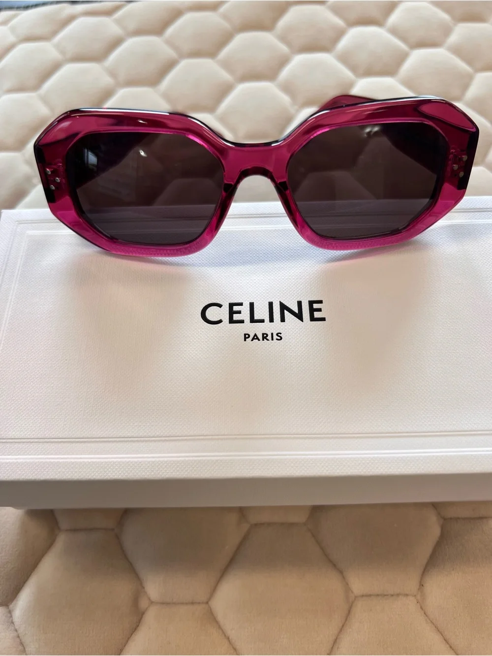 Authentic Celine CL40255l raspberry sunglass - Picture 1 of 7
